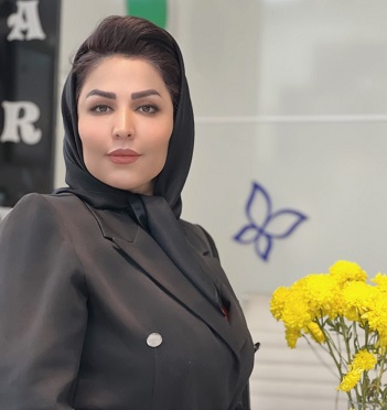 منیره هنرمند